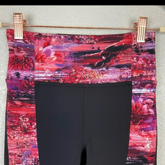 Lululemon Black Dahliascape Sweat & Repeat Legging - Picture 3 of 11